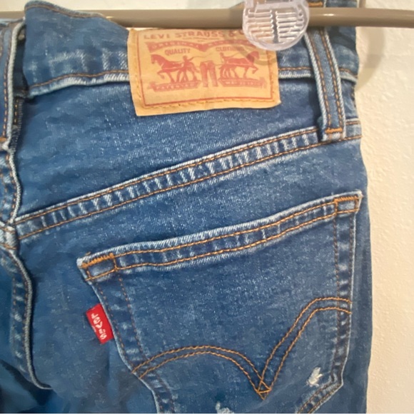 Levi Wedgie Fit Skinny Women’s Jeans with Button Fly - Picture 8 of 9